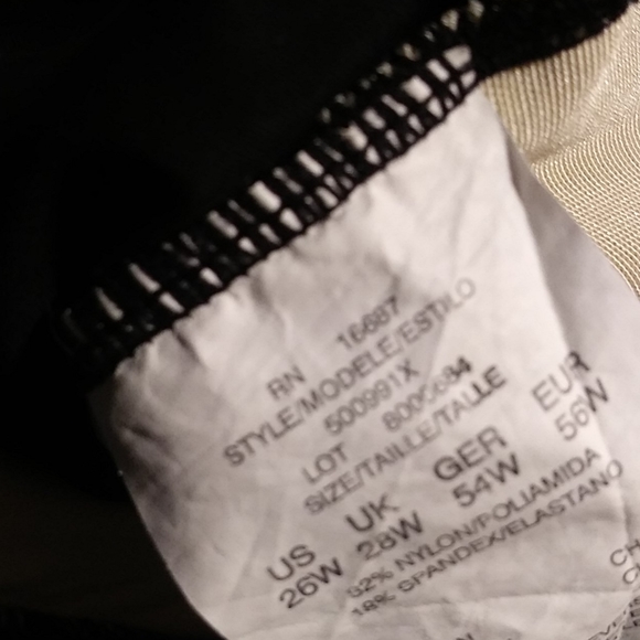 Colorful  Plus Size Swimsuit - Picture 9 of 10